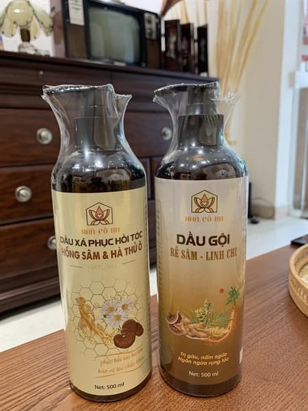 Dầu gội Rễ sâm- Linh chi